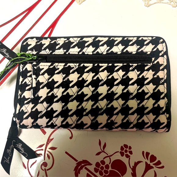 🚫SOLD🚫NWT Vera Bradley Turnlock Midnight Houndstooth Wallet Black White - Picture 4 of 6